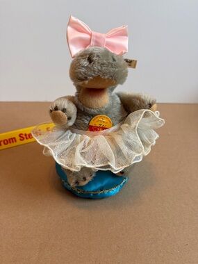 Steiff Hippo Fat Lady, Golden Age of Circus 0146,19